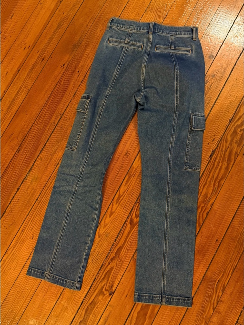 Madewell 90’s Straight Utlility Cargo Jeans in Medium Blue - Picture 8 of 9